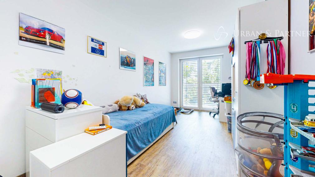 MODERNÝ RODINNÝ DOM NA PREDAJ V Perfektnej lokalite.  – 300 m² úžitkovej plochy, zimná záhrada, pozemok 500 m².