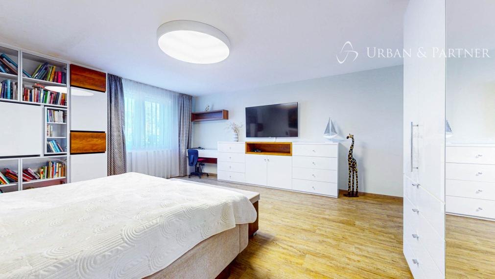 MODERNÝ RODINNÝ DOM NA PREDAJ V Perfektnej lokalite.  – 300 m² úžitkovej plochy, zimná záhrada, pozemok 500 m².