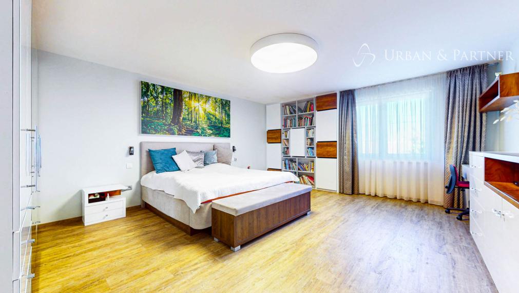 MODERNÝ RODINNÝ DOM NA PREDAJ V Perfektnej lokalite.  – 300 m² úžitkovej plochy, zimná záhrada, pozemok 500 m².