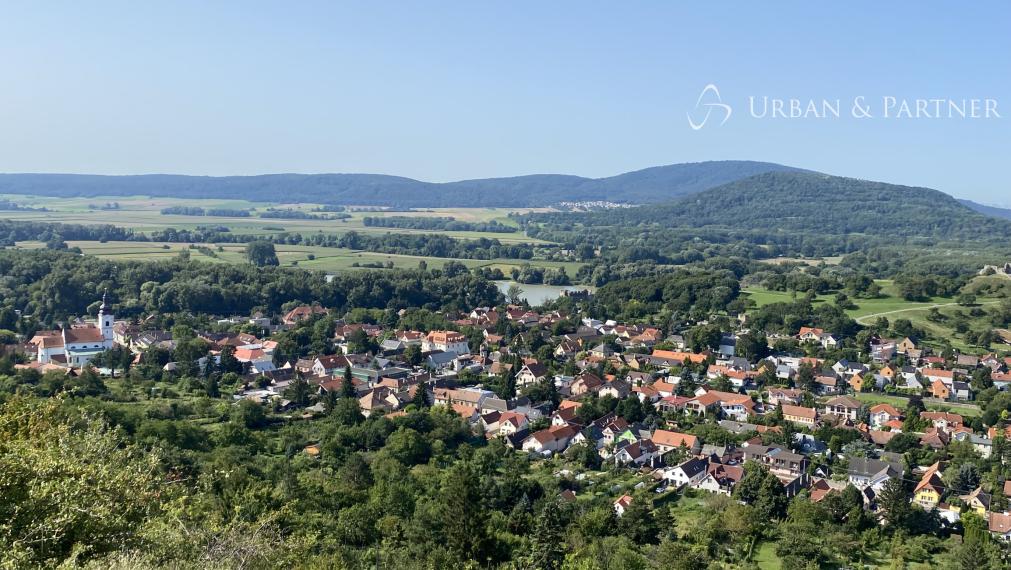 Predaj výnimočného pozemku s panoramatickým výhľadom v Devíne