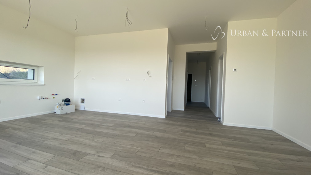 Predaj 3 izbového bytu s predzáhradkou v novostavbe na ulici Staré Grunty v Karlovej vsi