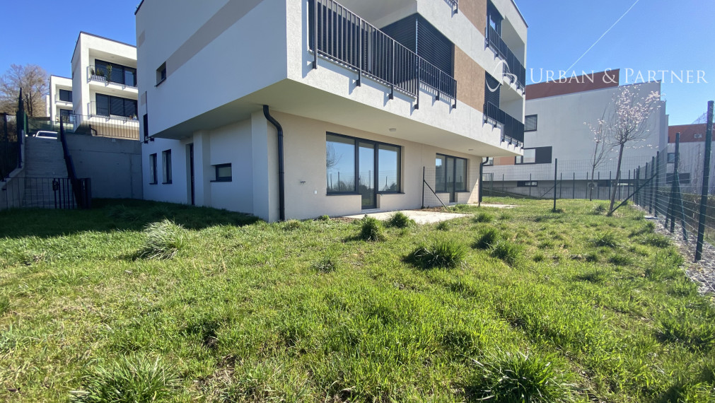 Predaj 3 izbového bytu s predzáhradkou v novostavbe na ulici Staré Grunty v Karlovej vsi