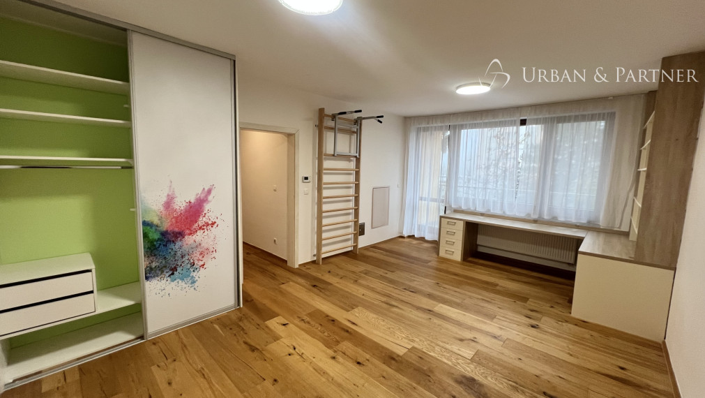 RD v Dúbravke, pri BIS, dvojgen. bývanie - BEZ PROVÍZIE