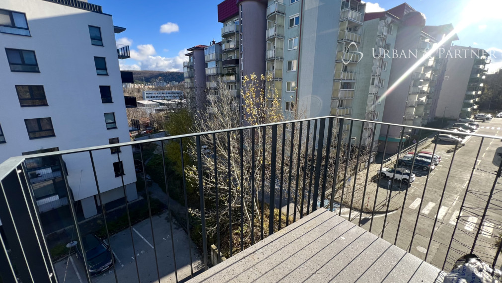 Slnečný 2-izbový byt s balkónom v novostavbe v Dúbravke