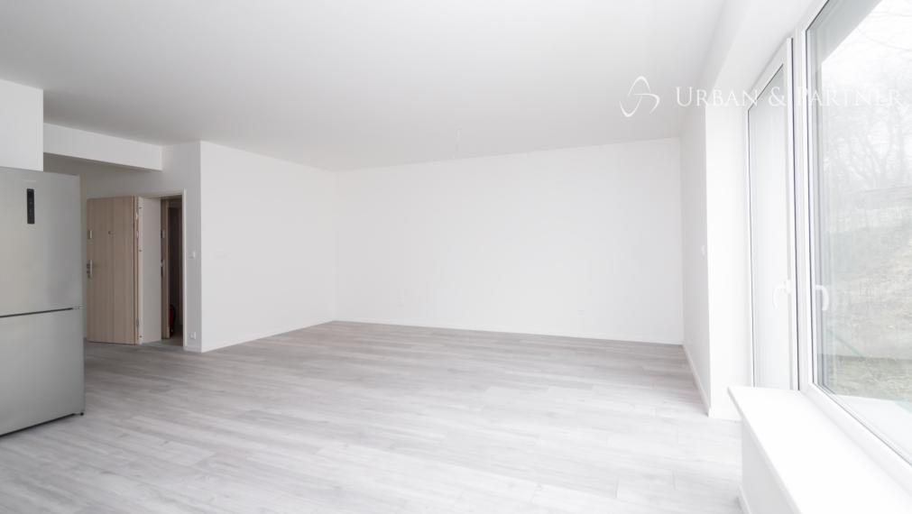 Predaj 3 izbového bytu s predzáhradkou na ulici Staré Grunty v Karlovej vsi