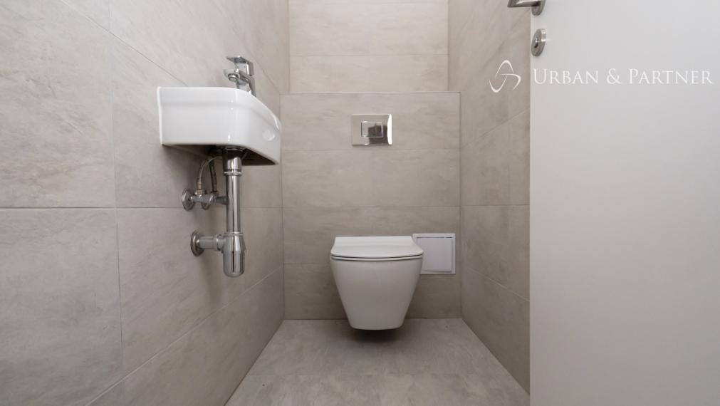 Predaj 3 izbového bytu s predzáhradkou na ulici Staré Grunty v Karlovej vsi