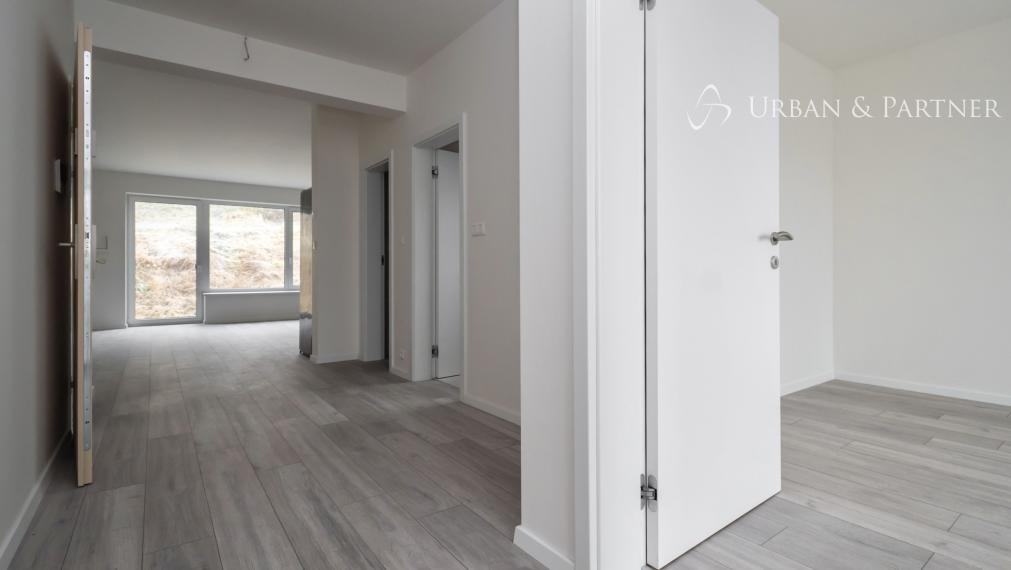 Predaj 3 izbového bytu s predzáhradkou na ulici Staré Grunty v Karlovej vsi