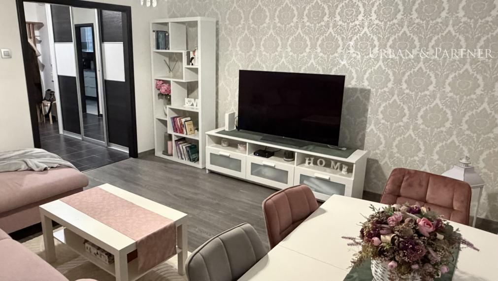 3 izbový zrekonštr. byt s loggiou, sam. kuchyňa, Blagoevova ul.