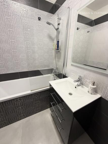 3 izbový zrekonštr. byt s loggiou, sam. kuchyňa, Blagoevova ul.