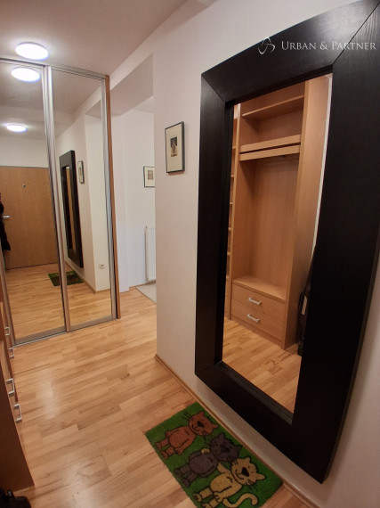 Prenájom veľkého 1 izb. bytu s parkovaním na Dunajskej ul. v Starom meste