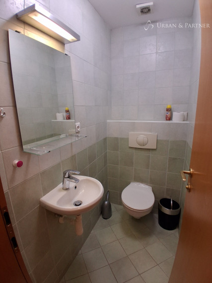 Prenájom veľkého 1 izb. bytu s parkovaním na Dunajskej ul. v Starom meste