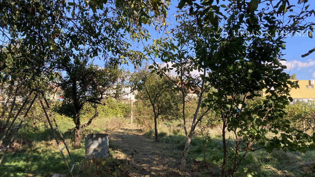 VAŠE VÍKENDOVÉ ÚTOČISKO S OBROVSKÝM POZEMKOM – ZEMIANSKE SADY