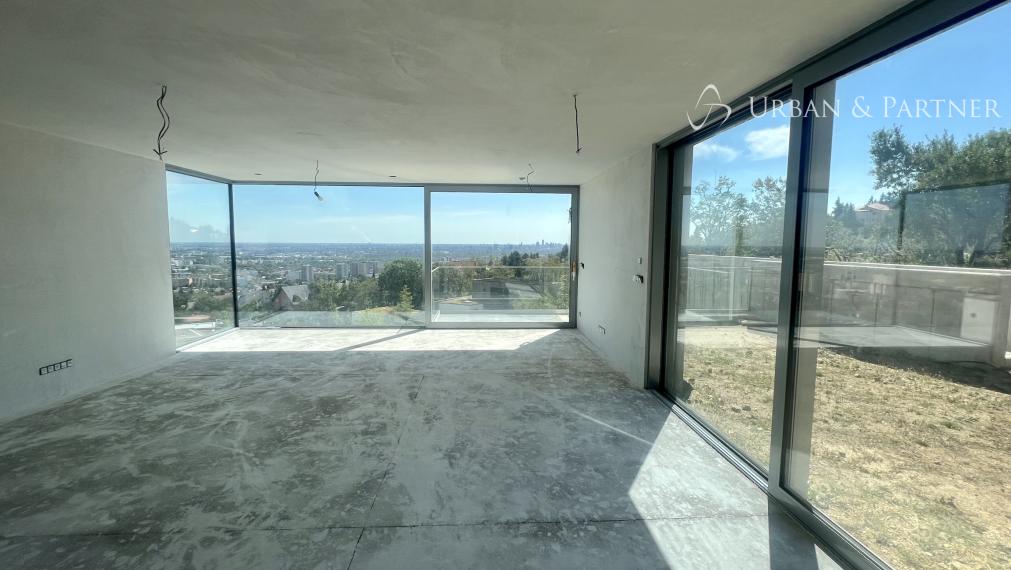 Rodinný dom s výnimočným výhľadom a bazénom