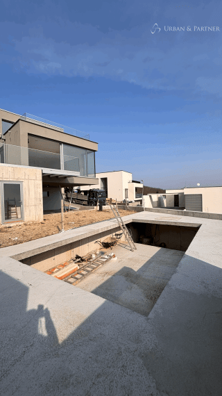 Rodinný dom s výnimočným výhľadom a bazénom