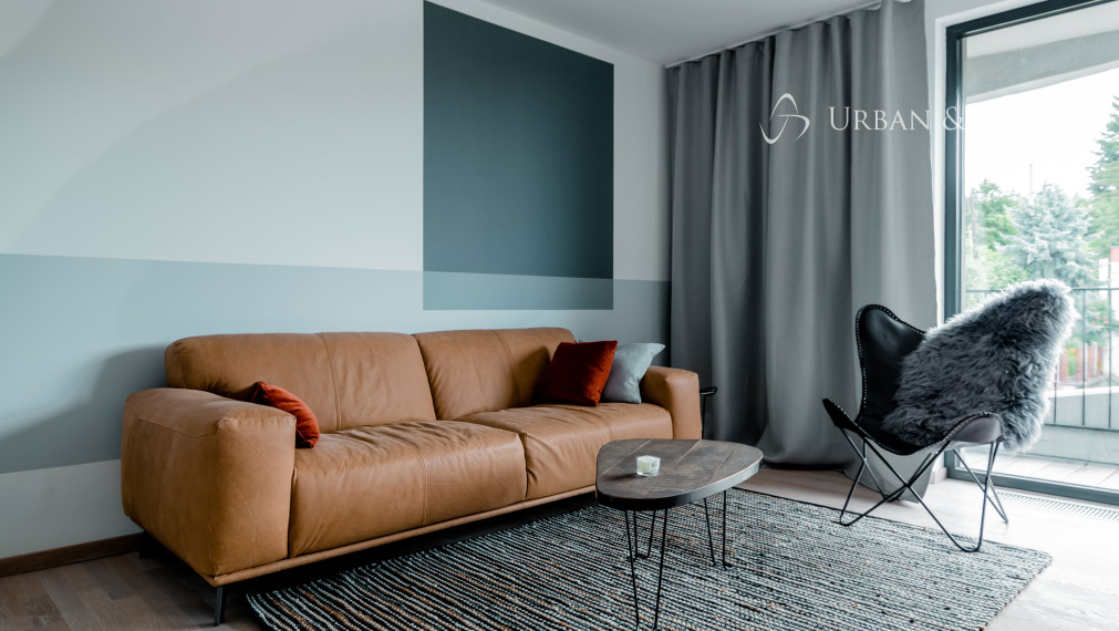 Prenájom nadštandardného 2 izbového bytu v novostavbe s parkovaním na Okánikovej ulici v centre