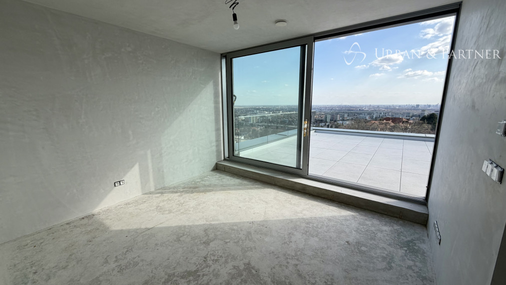 Novostavba  s výnimočným výhľadom a bazénom v Rači