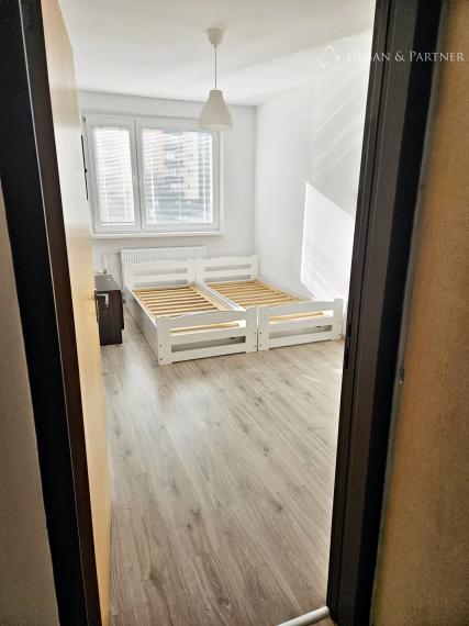 PREDAJ  4-izbový byt  – Gessayova ulici.