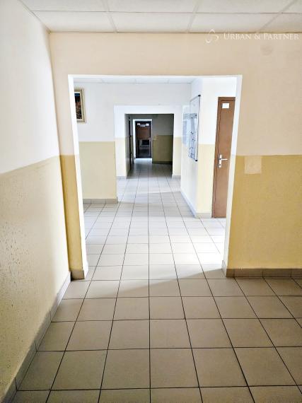 PREDAJ  4-izbový byt  – Gessayova ulici.