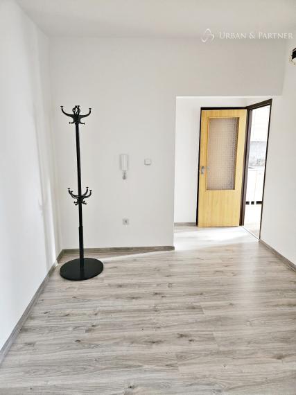 PREDAJ  4-izbový byt  – Gessayova ulici.