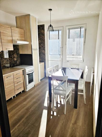 PREDAJ  4-izbový byt  – Gessayova ulici.