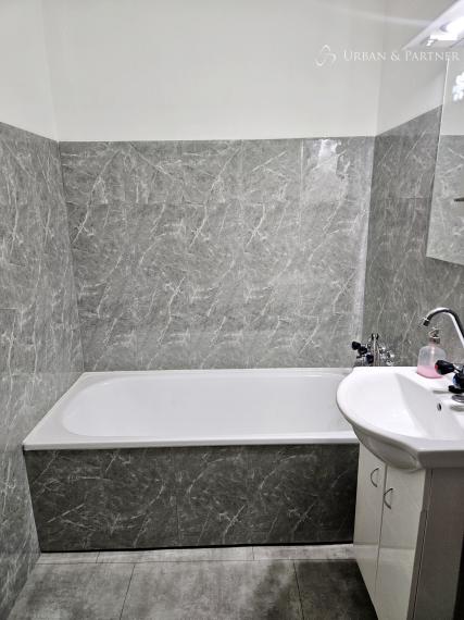 PREDAJ  4-izbový byt  – Gessayova ulici.