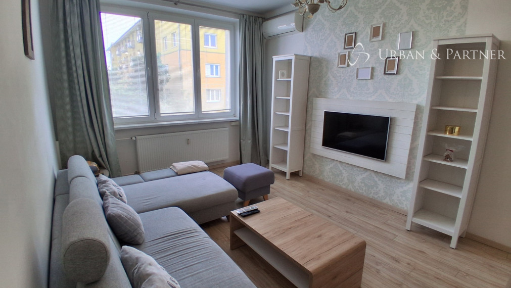 Prenájom 2izb. bytu s balkónom a klimatizáciou na Peknej ceste, Krasňany