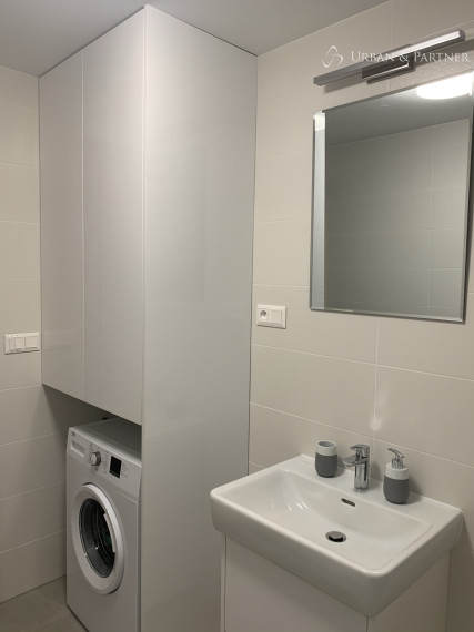 Prenájom 2 izbového bytu s parkovaním na Jarabinkovej ulici v širšom centre