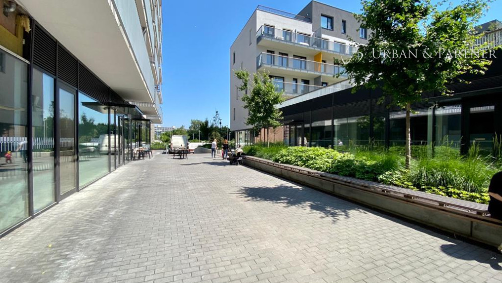 Prenájom 2 izbového bytu s parkovaním na Jarabinkovej ulici v širšom centre
