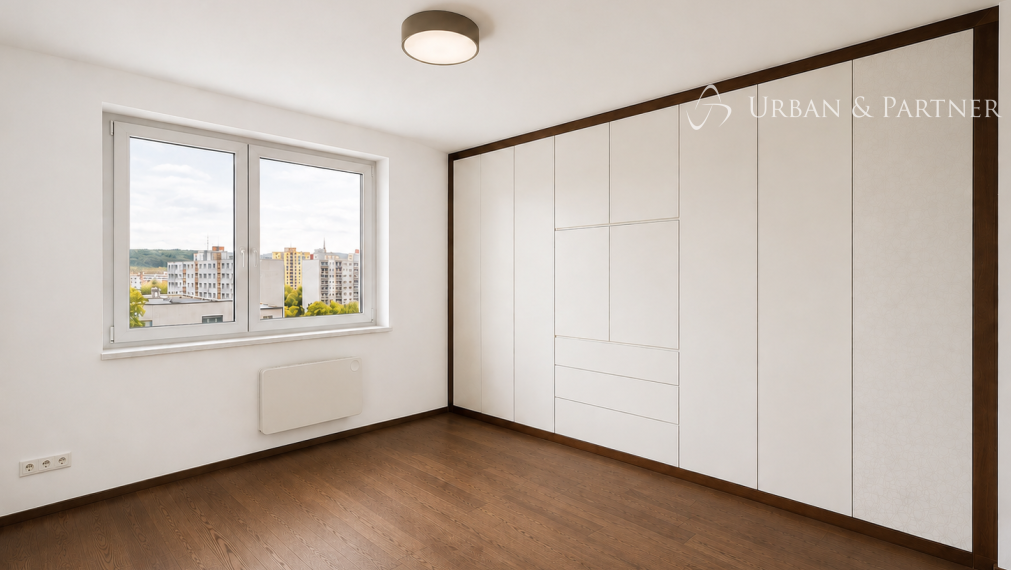 Veľkorysý penthouse s terasou a jacuzzi, 2 garážové státia.