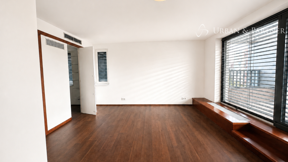 Veľkorysý penthouse s terasou a jacuzzi, 2 garážové státia.