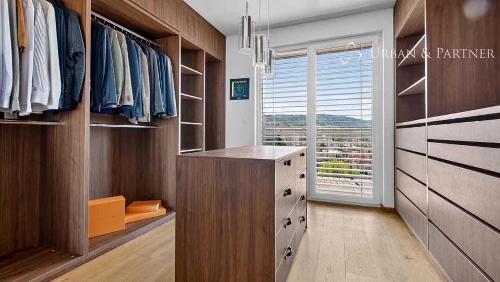 NA PREDAJ | EXKLUZÍVNY 4 IZBOVÝ PENTHOUSE V TRENČÍNE