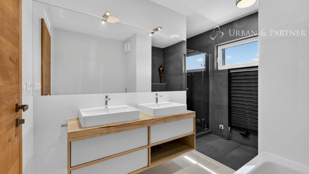 NA PREDAJ | EXKLUZÍVNY 4 IZBOVÝ PENTHOUSE V TRENČÍNE