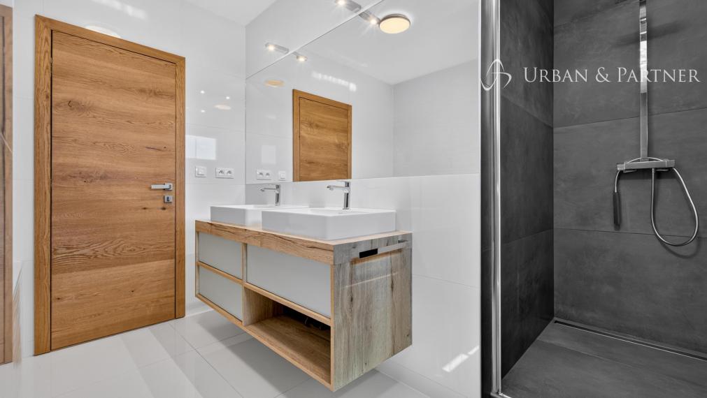 NA PREDAJ | EXKLUZÍVNY 4 IZBOVÝ PENTHOUSE V TRENČÍNE
