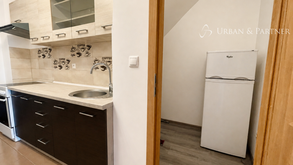 Len u nás – Predaj 1 izb. bytu s terasou a výhľadom na Benediktiho ul., Staré mesto