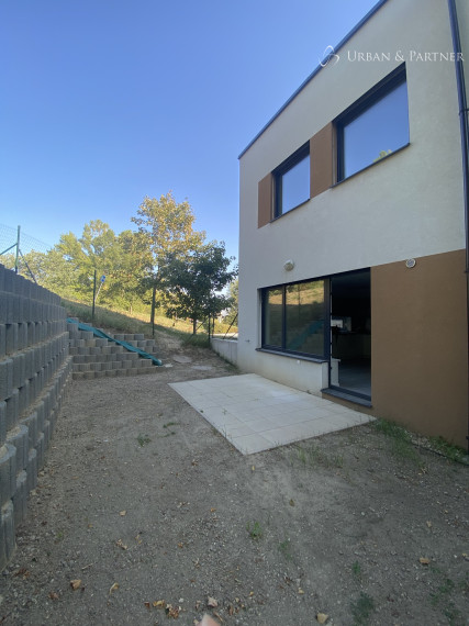 Predaj 3 izbového bytu s predzáhradkou na ulici Staré Grunty v Karlovej vsi