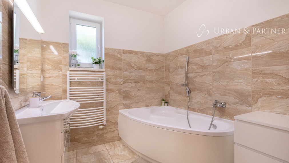4-IZBOVÝ RODINNÝ DOM S BAZÉNOM | SENEC | POZEMOK 545 m²