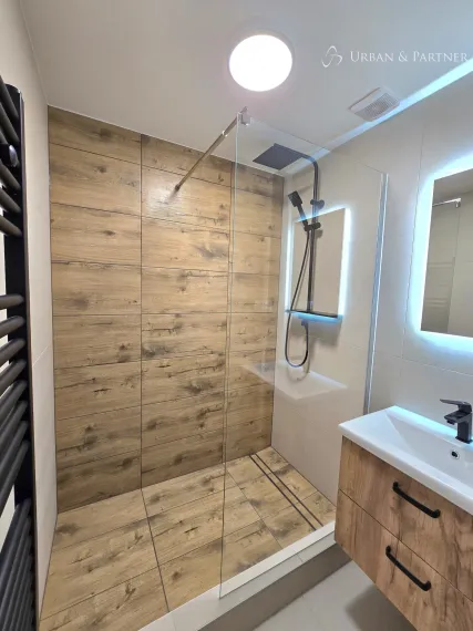 NA PREDAJ |   3-IZBOVÝ BYT | 70 m² | TRENČÍN