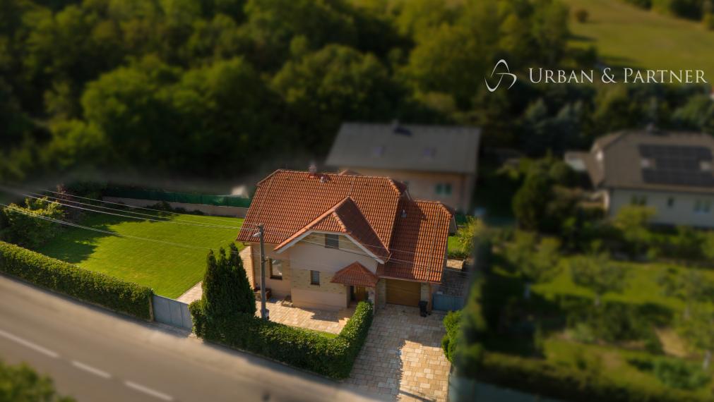 NA PREDAJ | Elegantný rodinný dom SKALKA NAD VÁHOM