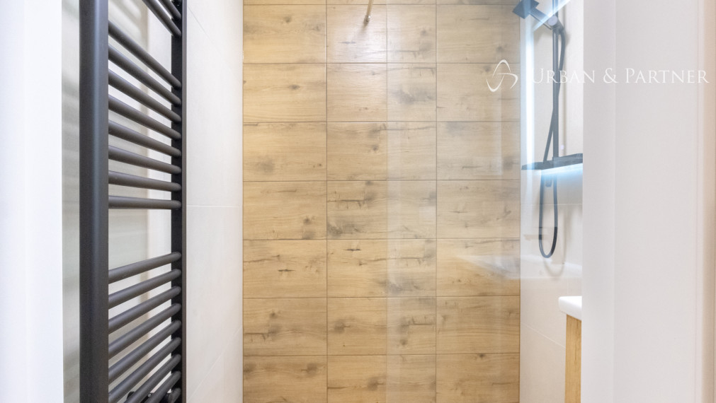 NA PREDAJ |   3-IZBOVÝ BYT | 70 m² | TRENČÍN