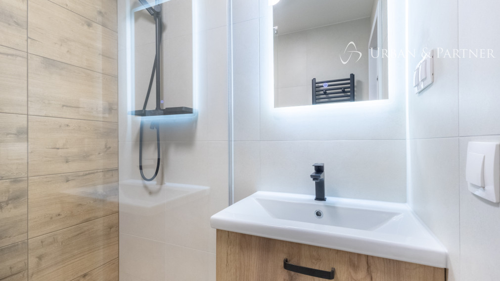 NA PREDAJ |   3-IZBOVÝ BYT | 70 m² | TRENČÍN