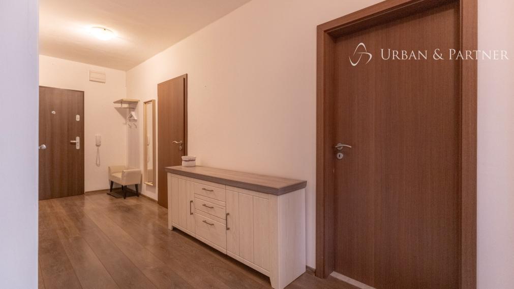 NA PREDAJ | PREROBENÝ 3-IZBOVÝ BYT S BALKÓNOM TRENČÍN  JUH I