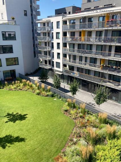 Veľký 2izb. byt s balkónom a parkovaním na Jarabinkovej