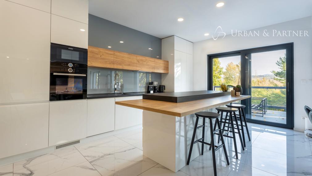 LUXUSNÝ 4-IZBOVÝ APARTMÁN | 176 M² + 2 TERASY | PIEŠŤANY