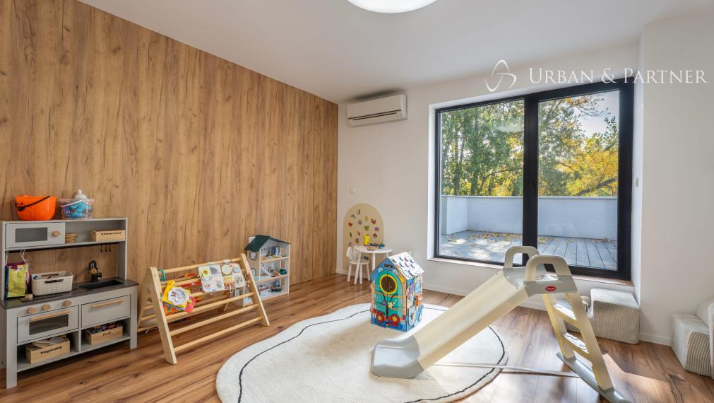LUXUSNÝ 4-IZBOVÝ APARTMÁN | 176 M² + 2 TERASY | PIEŠŤANY