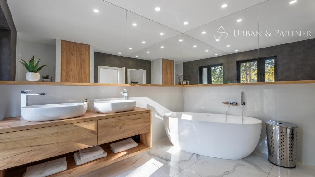 LUXUSNÝ 4-IZBOVÝ APARTMÁN | 176 M² + 2 TERASY | PIEŠŤANY