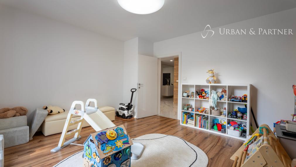LUXUSNÝ 4-IZBOVÝ APARTMÁN | 176 M² + 2 TERASY | PIEŠŤANY