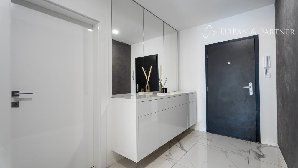 LUXUSNÝ 4-IZBOVÝ APARTMÁN | 176 M² + 2 TERASY | PIEŠŤANY