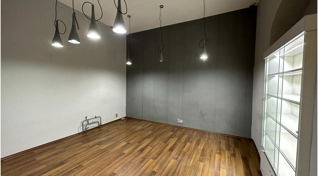 Prenájom obchodno kancelárskych priestorov na Michalskej ulici v centre