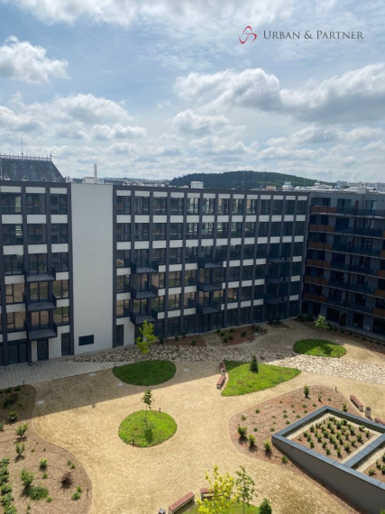 NOVOSTAVBA 2 izbový byt na prenájom v centre Nitry.