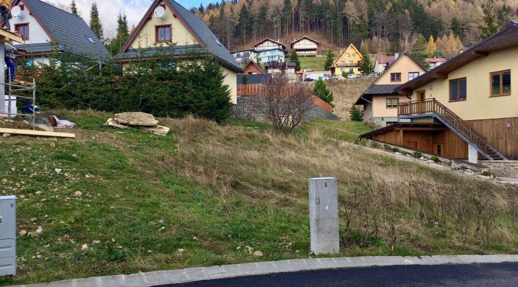 Len u nás v ponuke: predaj pozemku na rekreáciu priamo na Donovaloch